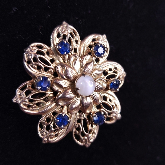 Elegant Gold and Blue Floral Brooch - Picture 2 of 2